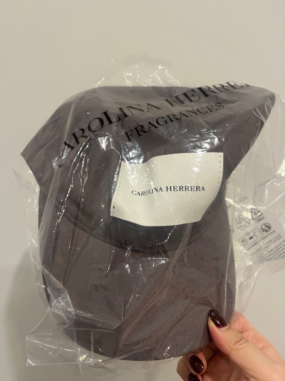 Carolina Herrera Taupe Baseball Cap with White Logo Patch NWT Unisex - Picture 7 of 9